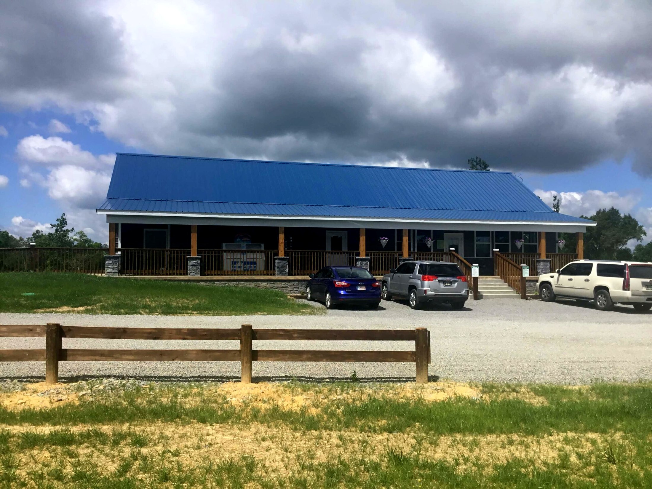 The Welcome Center at Kumberland Campground — stocked convenience store and laundry